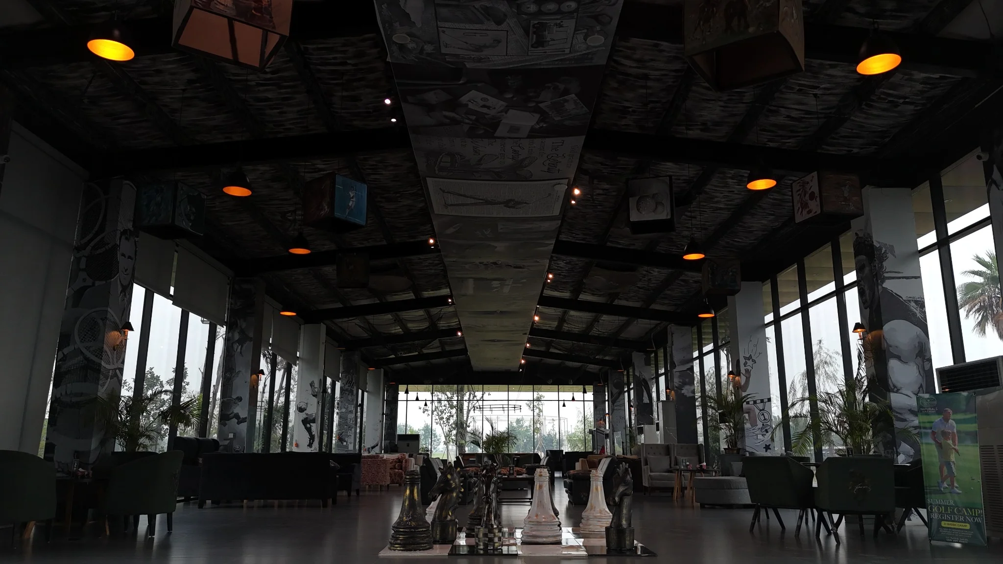 Club Lounge Cafe